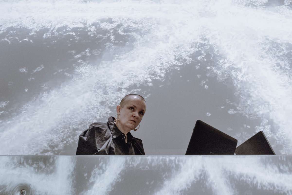 Flore, DJ et productrice de musique électro