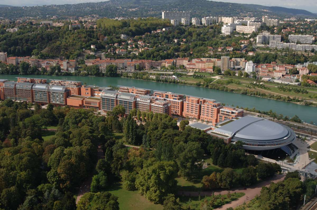 Amphi 3000 - Jacques Léone