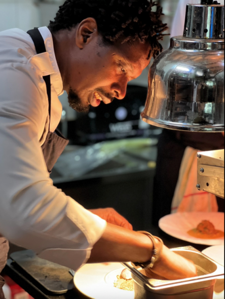 Jules Niang en cuisine de Petit Ogre